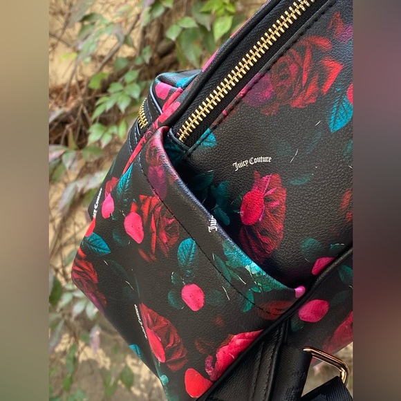 NWT JUICY COUTURE WOMENS MINI BACKBAG PATTERN'S PETAL ROSES - Picture 8 of 9